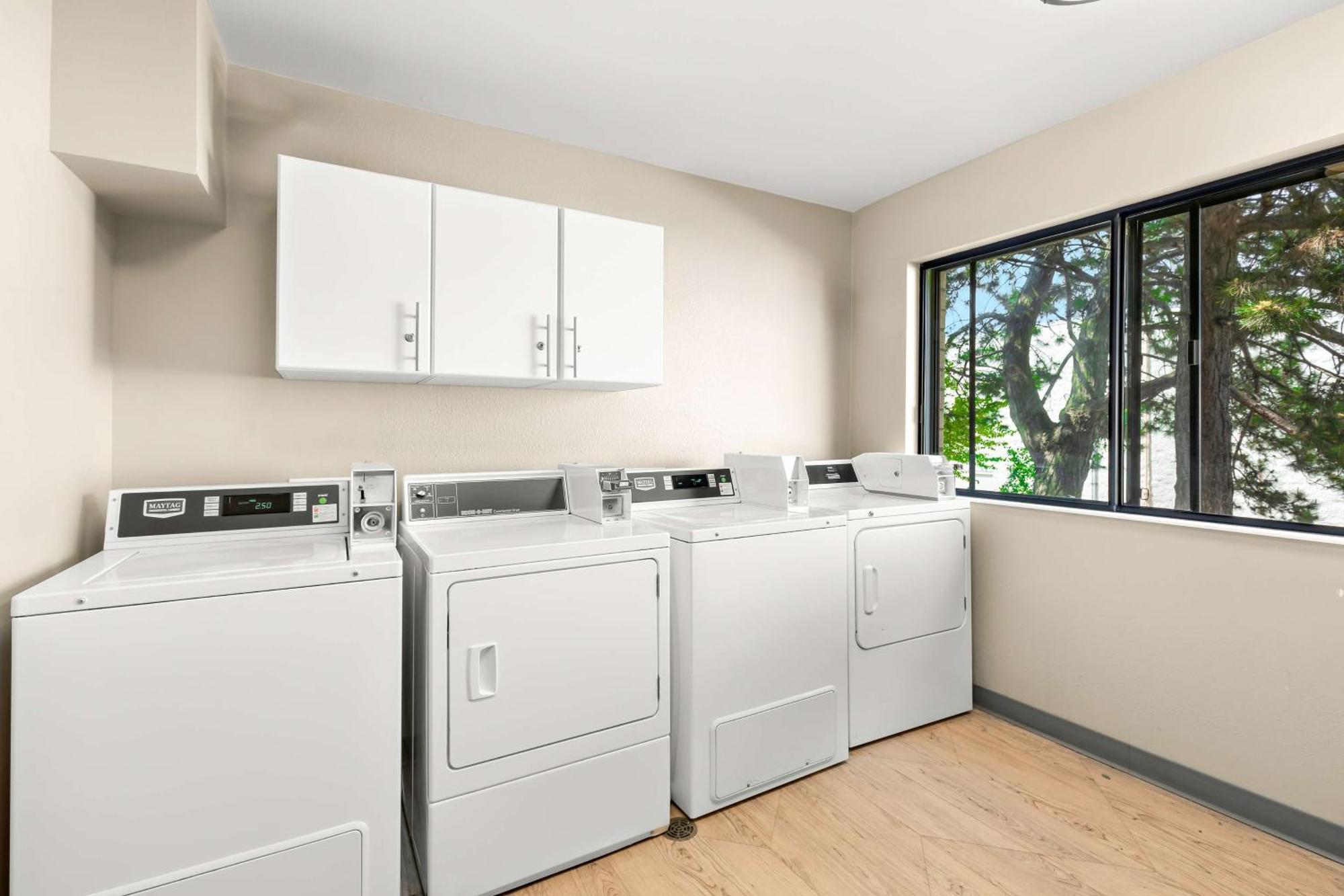 Best Western West Towne Suites Madison Bagian luar foto
