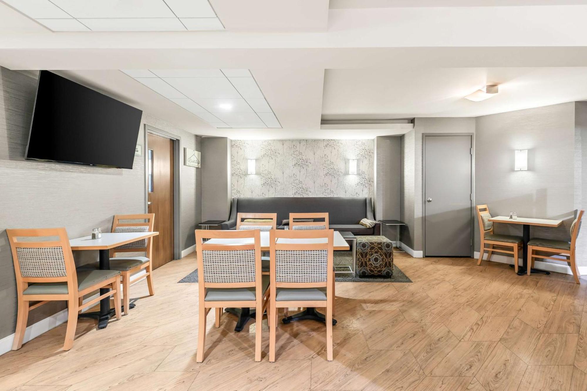 Best Western West Towne Suites Madison Bagian luar foto