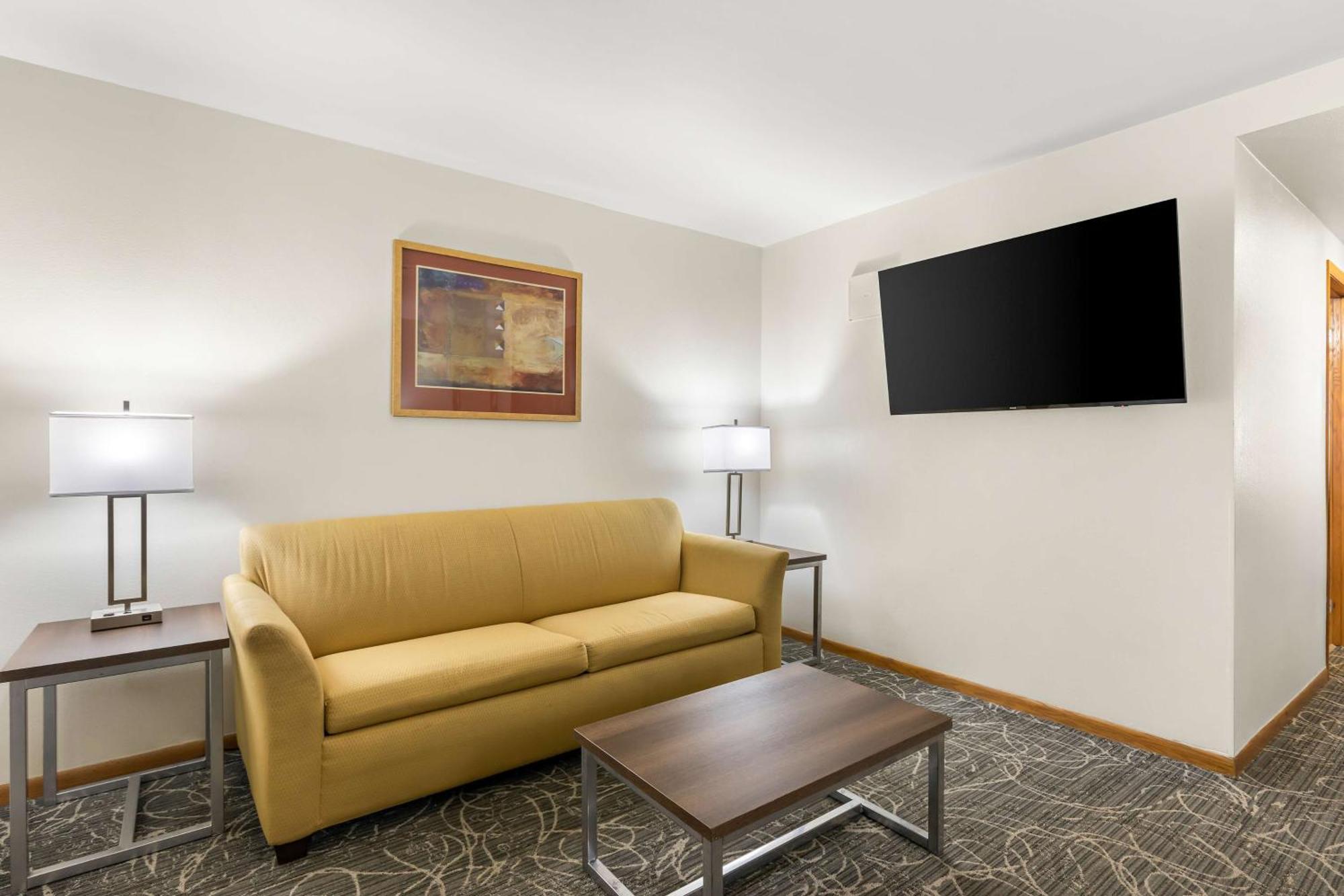 Best Western West Towne Suites Madison Bagian luar foto