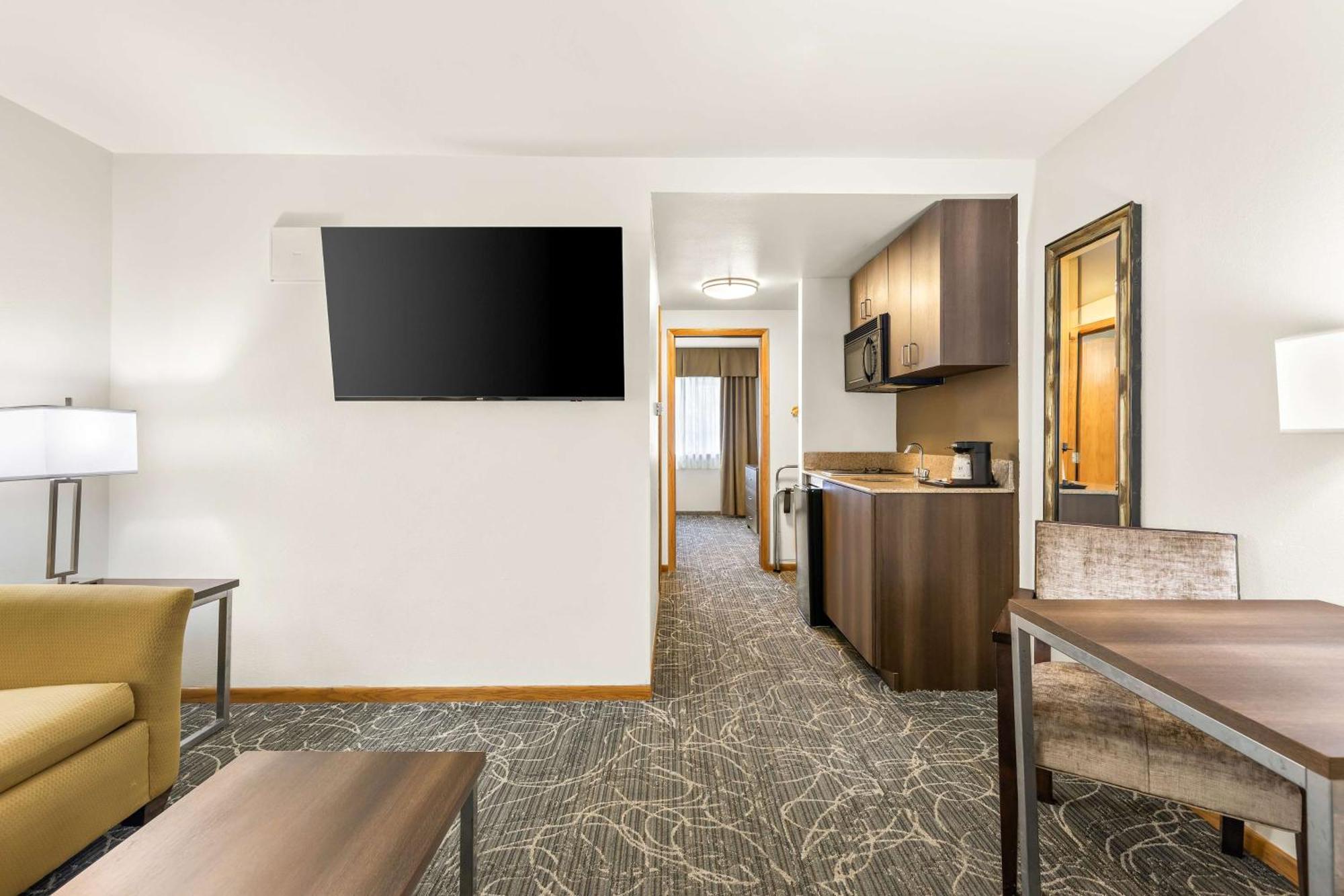 Best Western West Towne Suites Madison Bagian luar foto