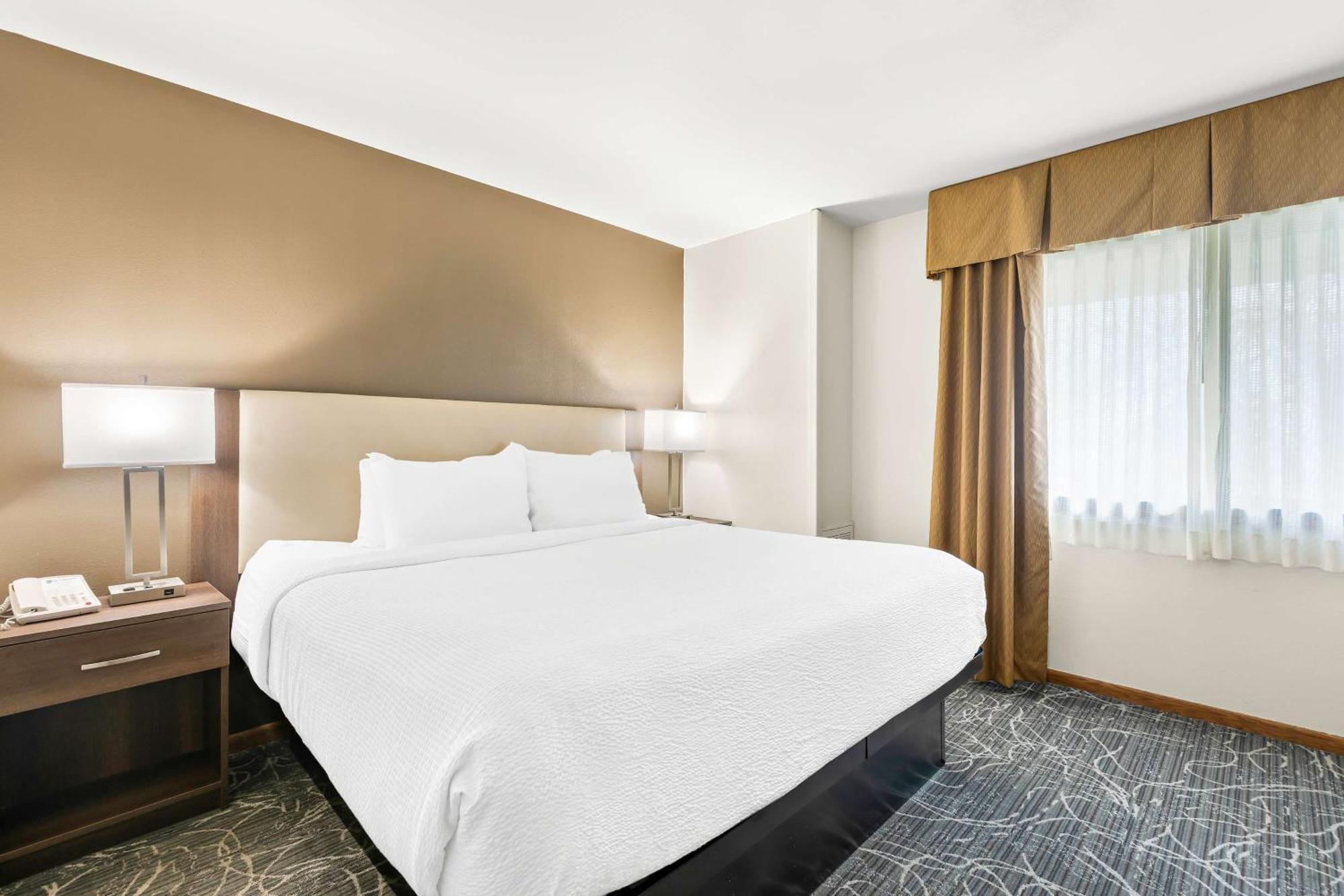 Best Western West Towne Suites Madison Bagian luar foto
