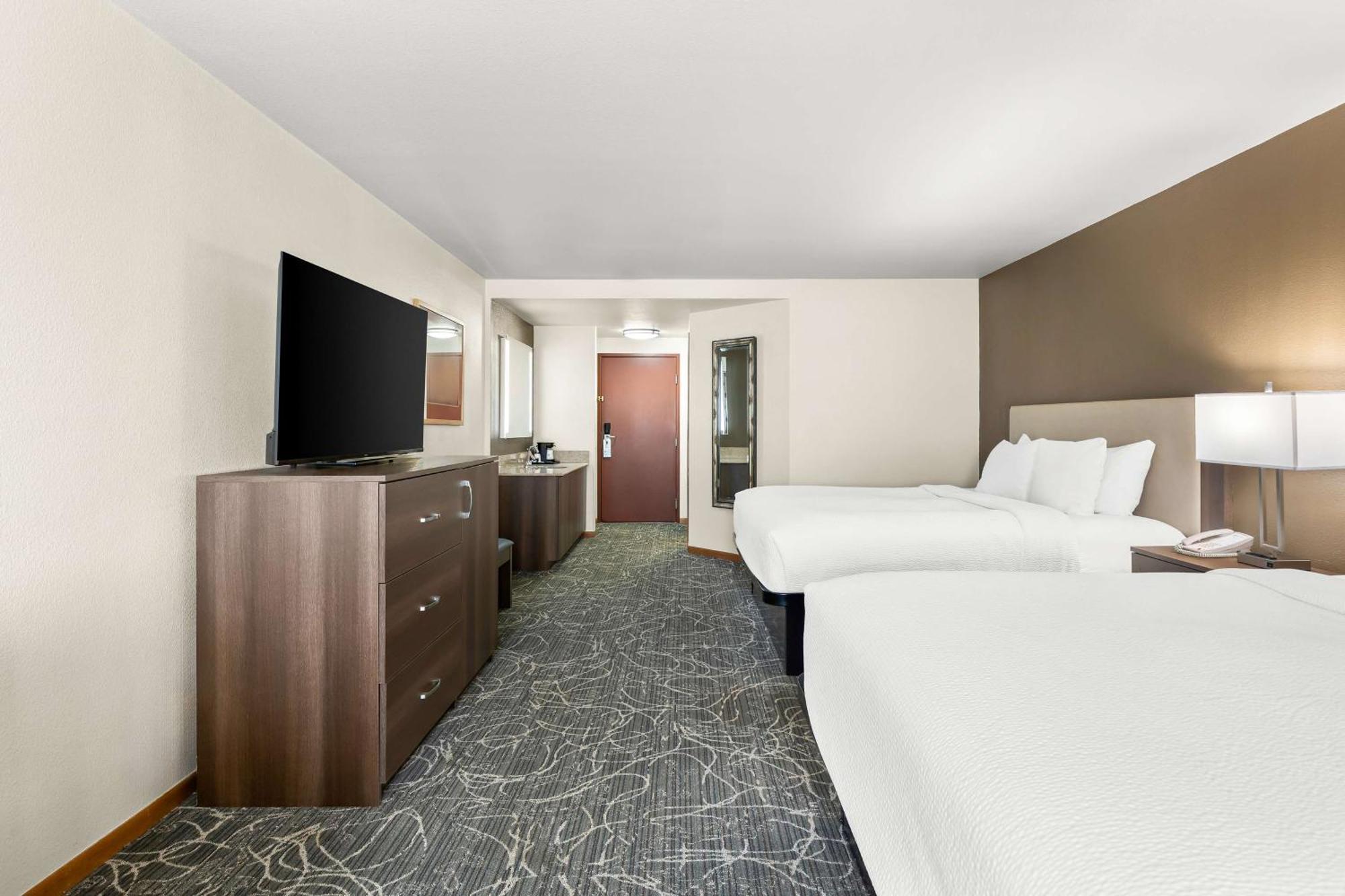 Best Western West Towne Suites Madison Bagian luar foto