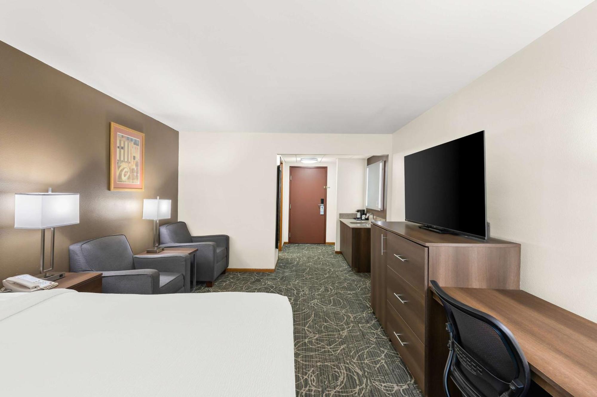 Best Western West Towne Suites Madison Bagian luar foto