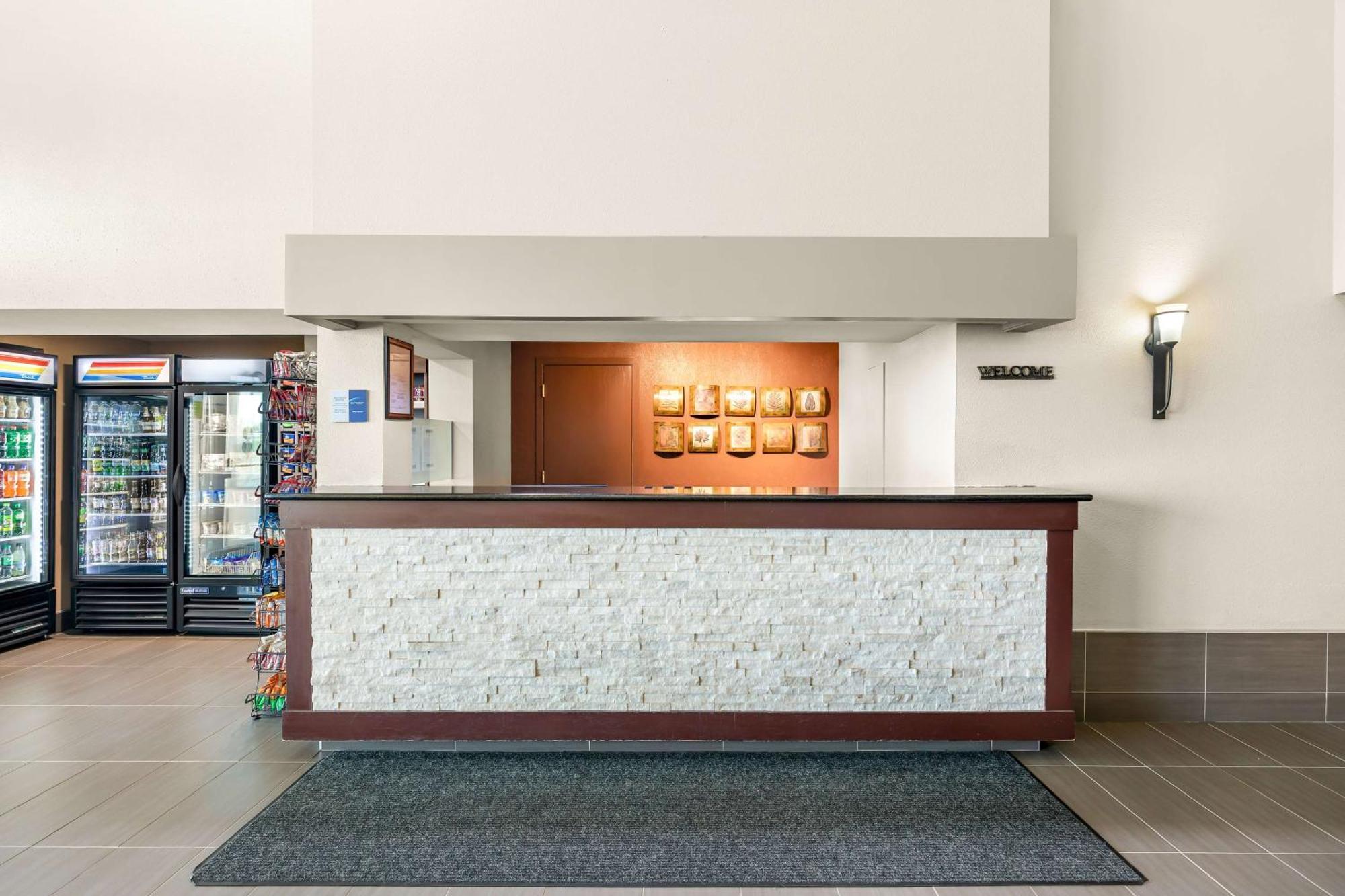 Best Western West Towne Suites Madison Bagian luar foto