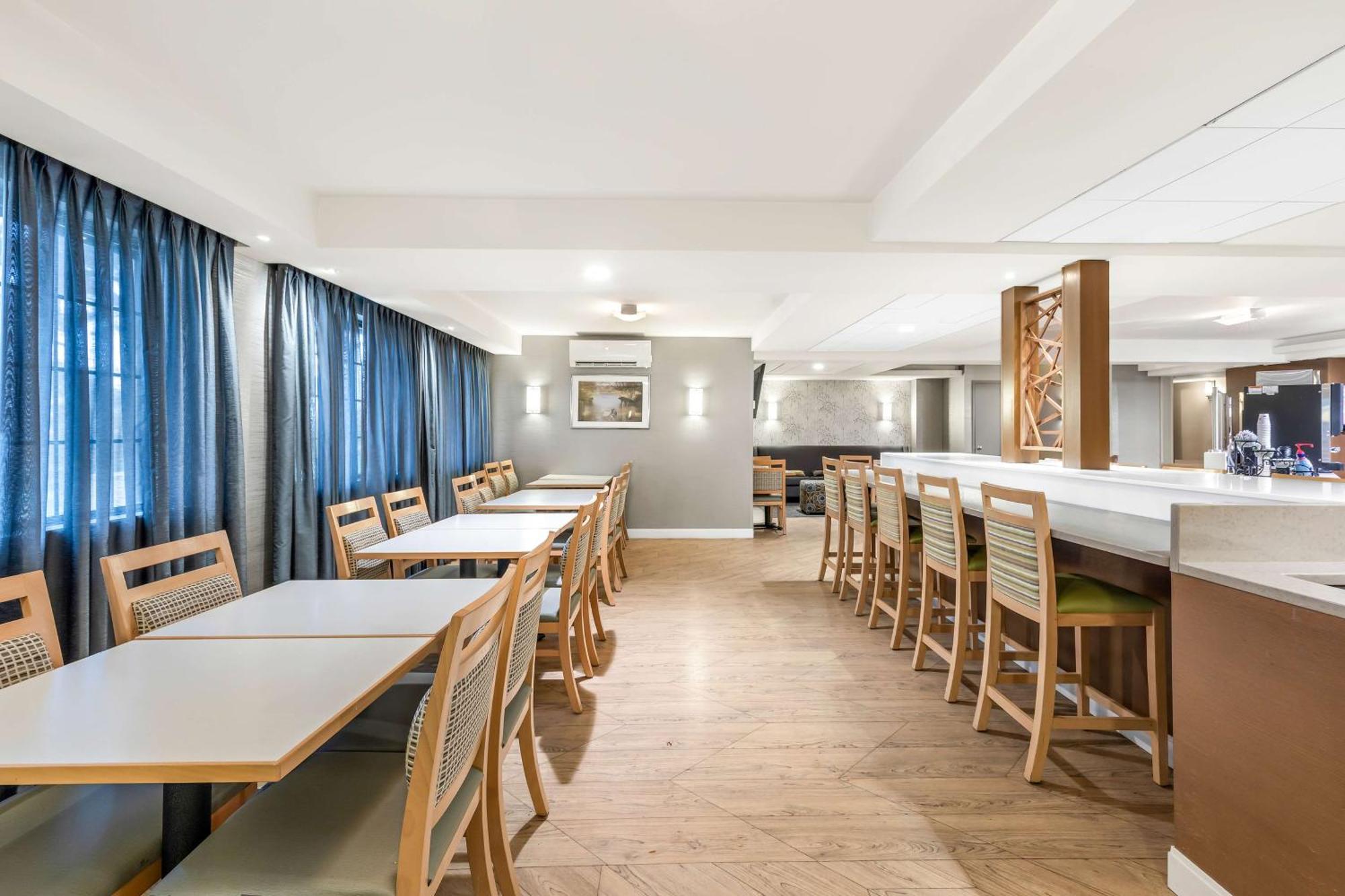 Best Western West Towne Suites Madison Bagian luar foto