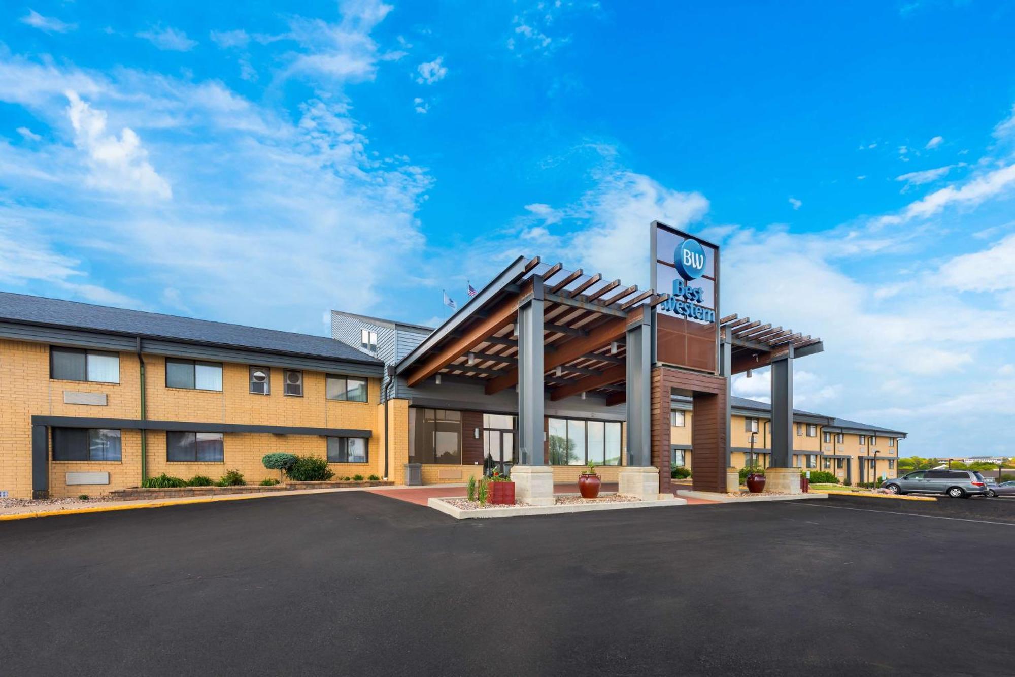 Best Western West Towne Suites Madison Bagian luar foto