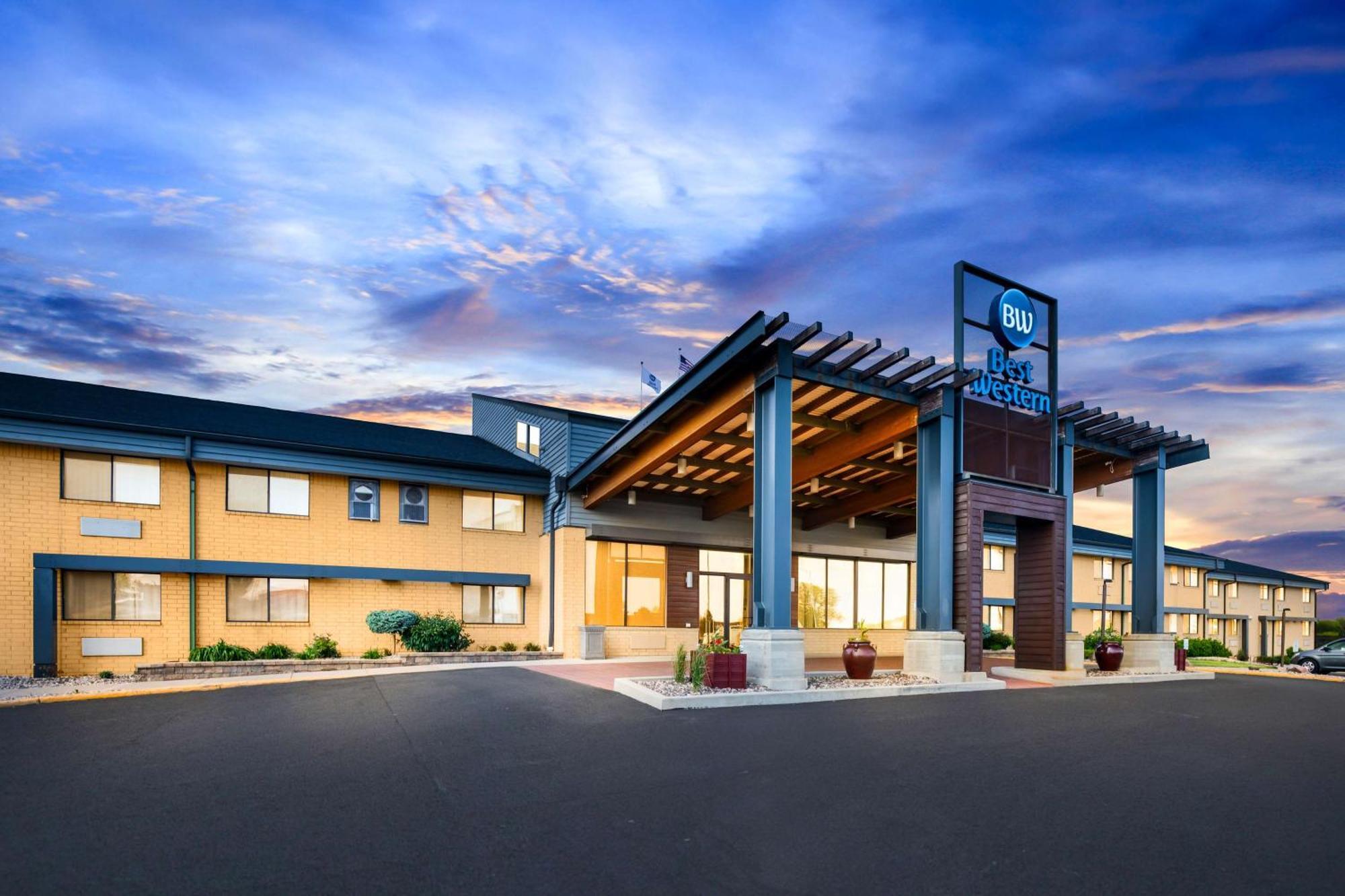 Best Western West Towne Suites Madison Bagian luar foto